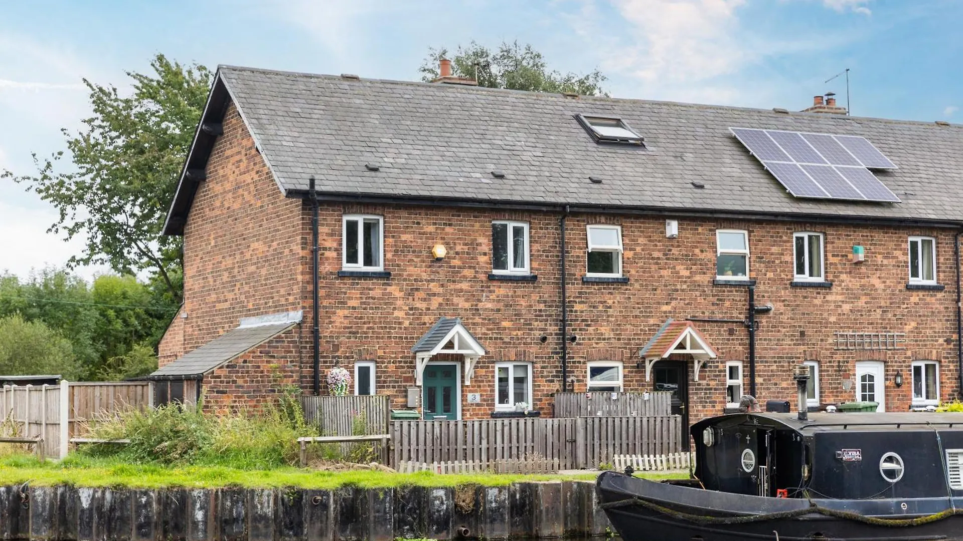 Canal Side Cottage Wakefield Stanley  0*, Stanley (West Yorkshire)